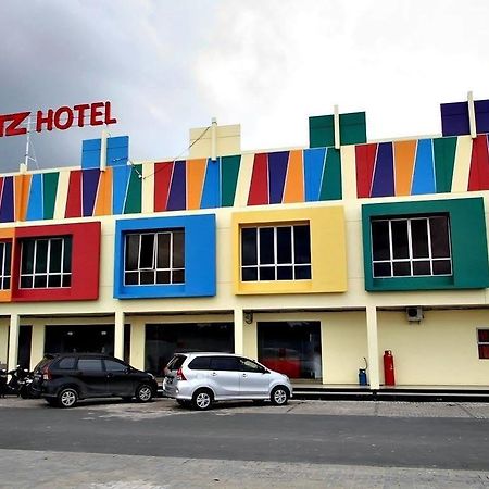 Hotel Blitz Batam Exterior foto