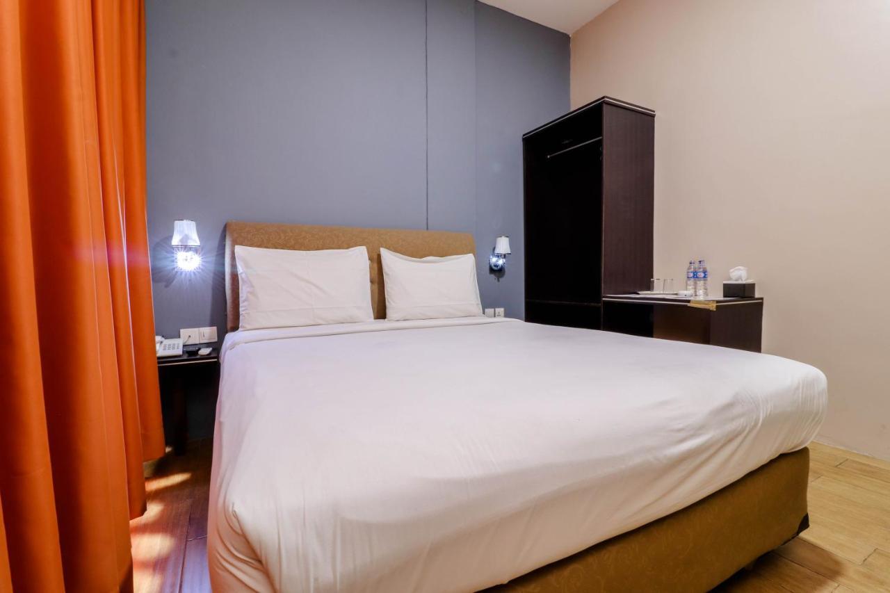 Hotel Blitz Batam Exterior foto