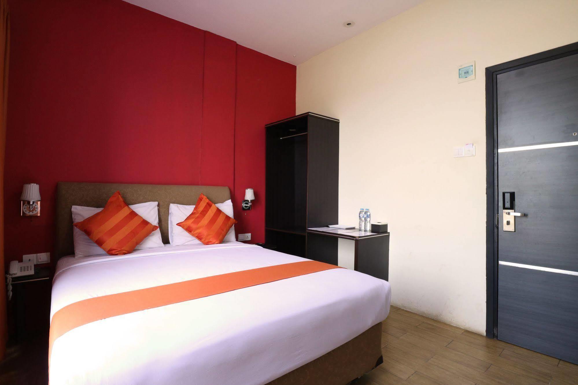 Hotel Blitz Batam Exterior foto