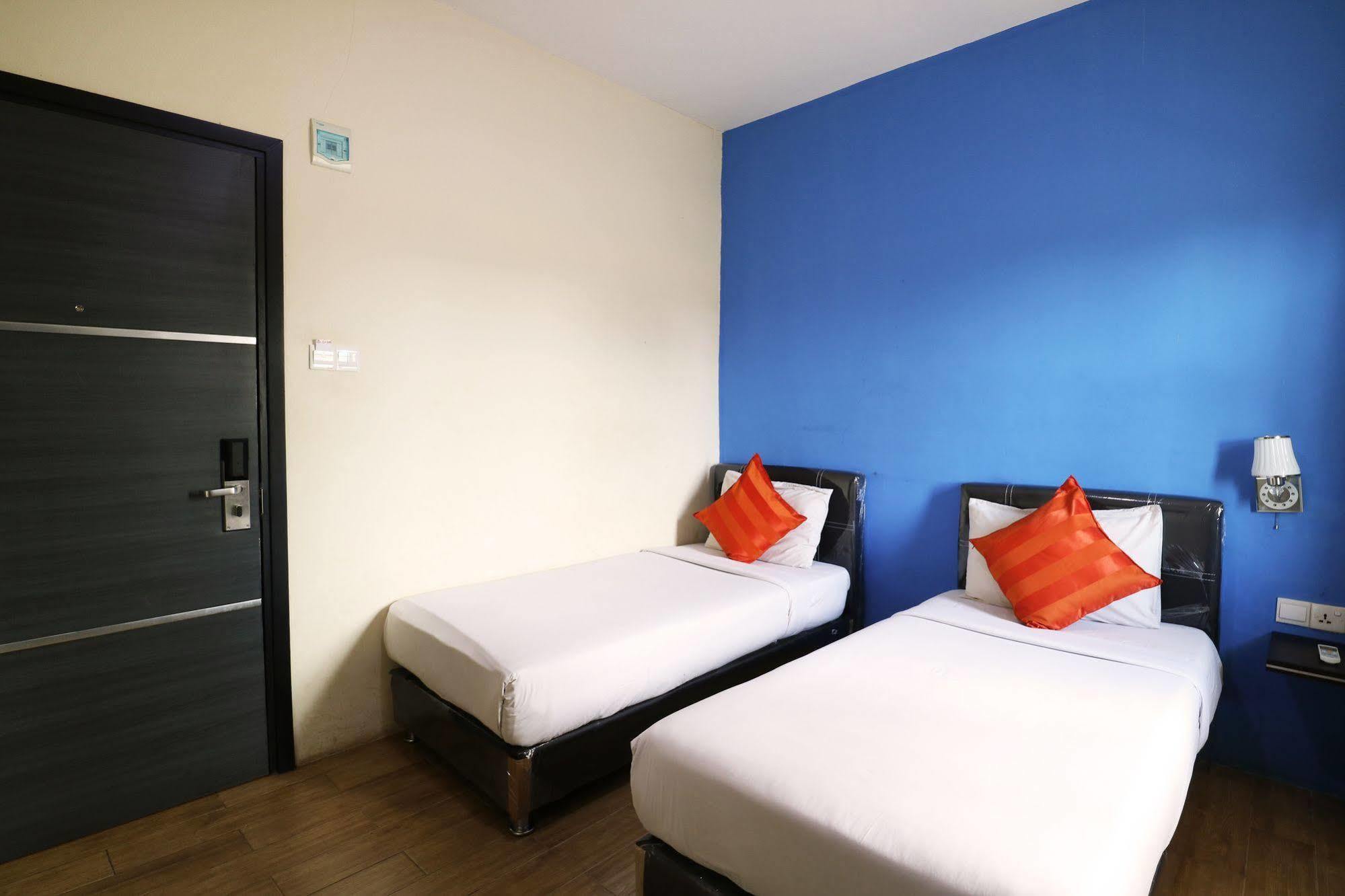 Hotel Blitz Batam Exterior foto
