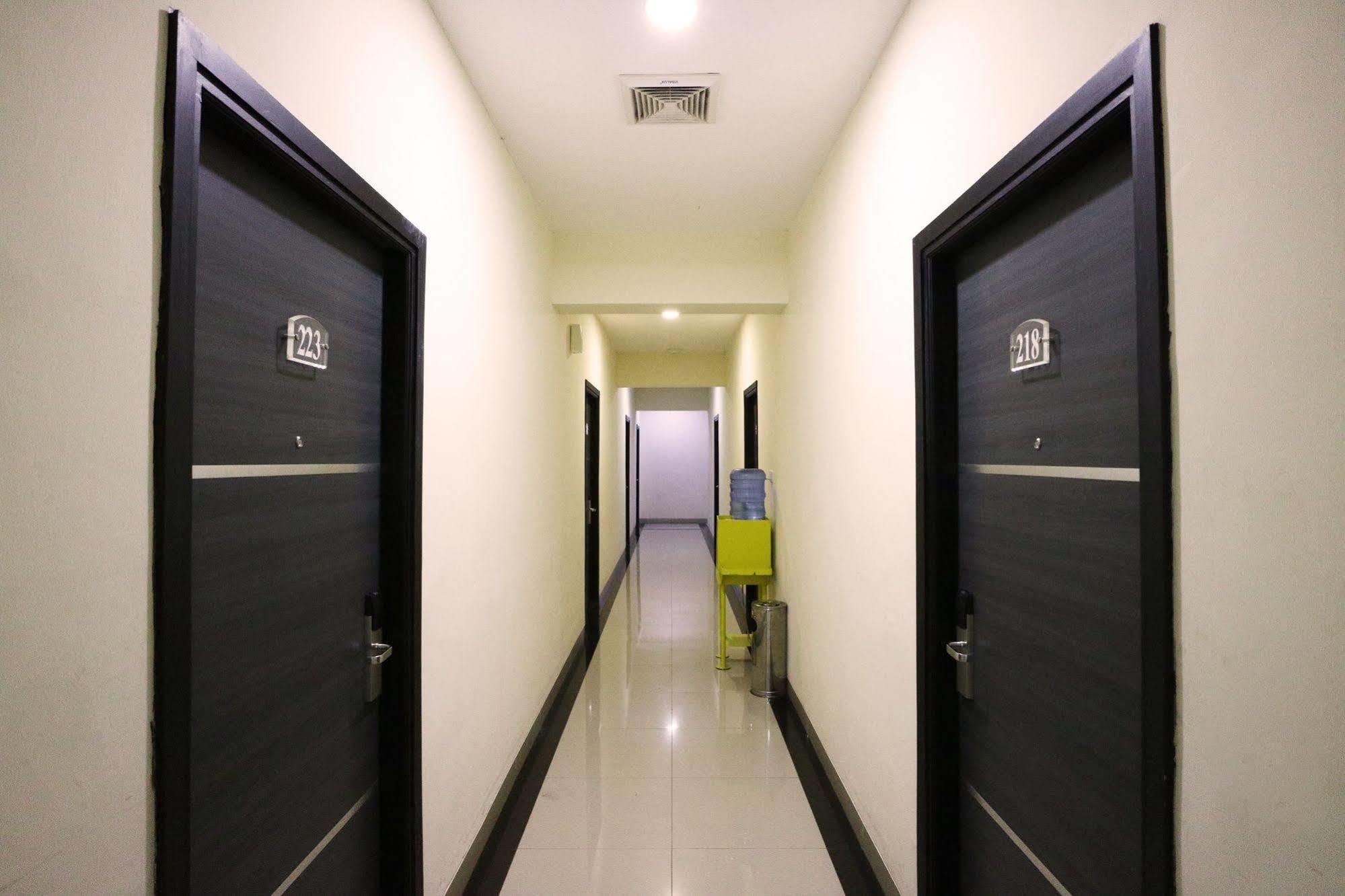 Hotel Blitz Batam Exterior foto
