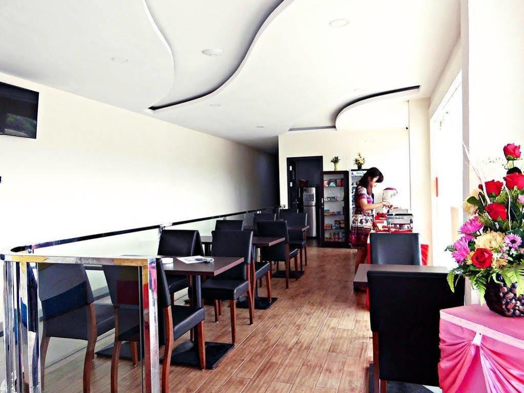 Hotel Blitz Batam Exterior foto