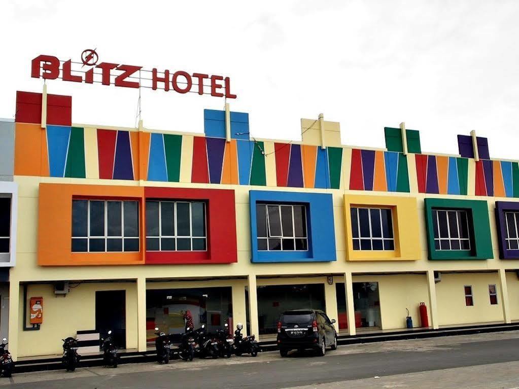 Hotel Blitz Batam Exterior foto