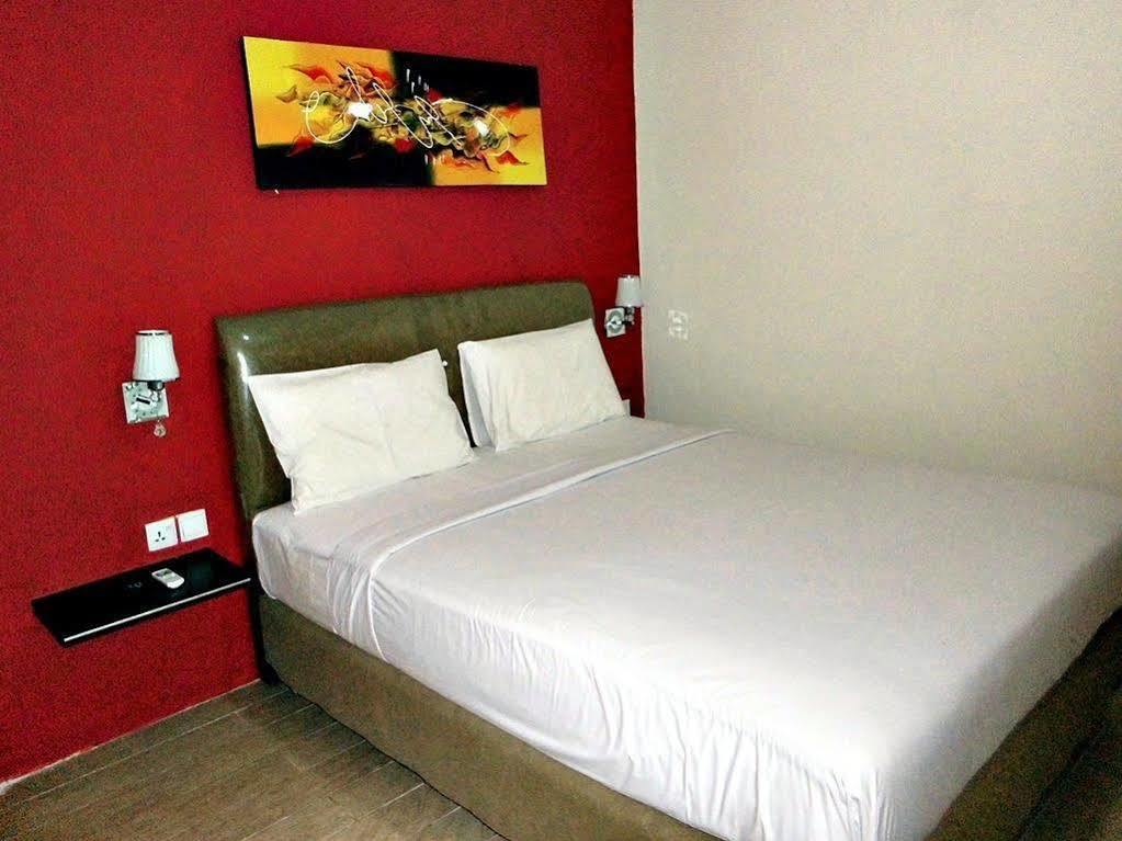 Hotel Blitz Batam Exterior foto