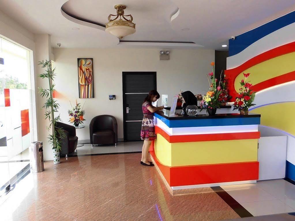 Hotel Blitz Batam Exterior foto
